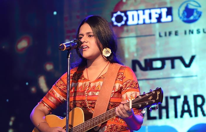 Singer Meghna Mishra gave a captivating performance that had everyone singing along to her songs at the awards ceremony.