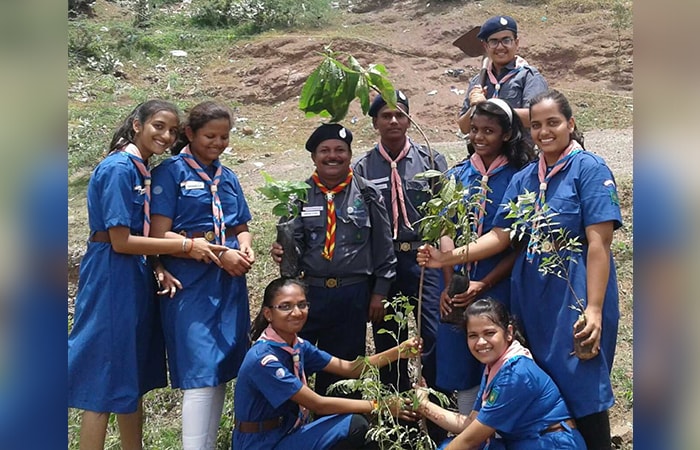 The students and staff members of R. M. Dhariwal English Medium School, Shirur-Ghodnadi, participated in a plantation drive conducted under Behtar India campaign stage 3.