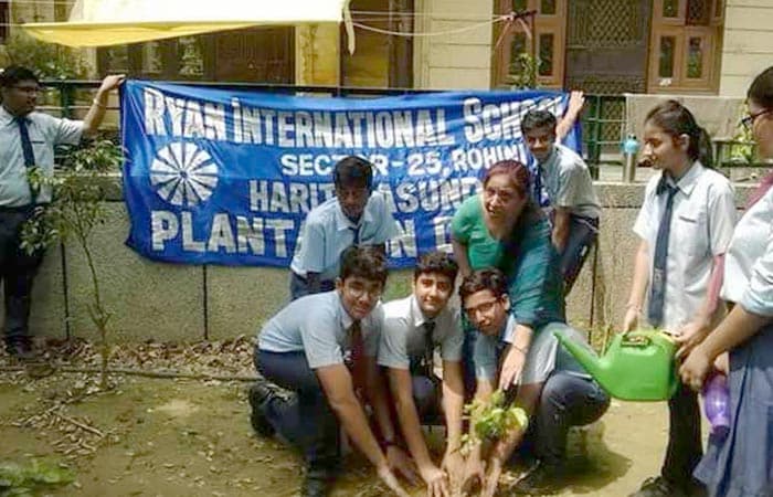 Seen here are students of Ryan International School participating in the plantation drive "Harit Vasundhara" conducted by School as part of the Behtar India campaign.