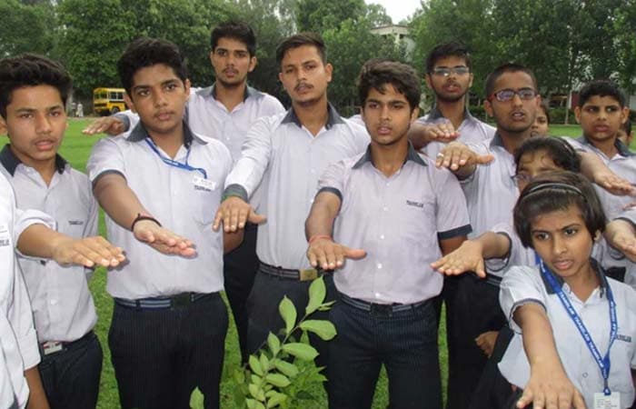 Students along with staff members of Translam Academy International planted 100 saplings and turned their school into a green zone. Along with this, they also took a pledge towards keeping their surrounding green.