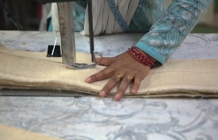 While the material is completely biodegradable and sustainable, the process of making the fabric is eco-friendly too. The organisation uses handlooms to weave fabric with the warp and weft technique. They don't even use dyes.