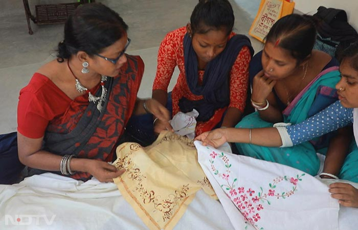 In UP, West Bengal And Odisha, USHA Silai Schools Are Working With NGOs To Empower Rural Women