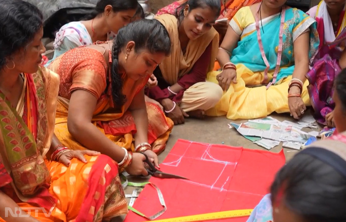 Suchismita has not restricted the benefits to herself but is actively supporting Usha at the grassroots levels by establishing various Training-cum-Production Centers and working committedly as an exemplary local resource person. She went for further training to Balasore where she trained on industrial machines after which she got a master trainer certificate from ORMAS. She has trained 20 girls in Balasore, making them self-reliant.