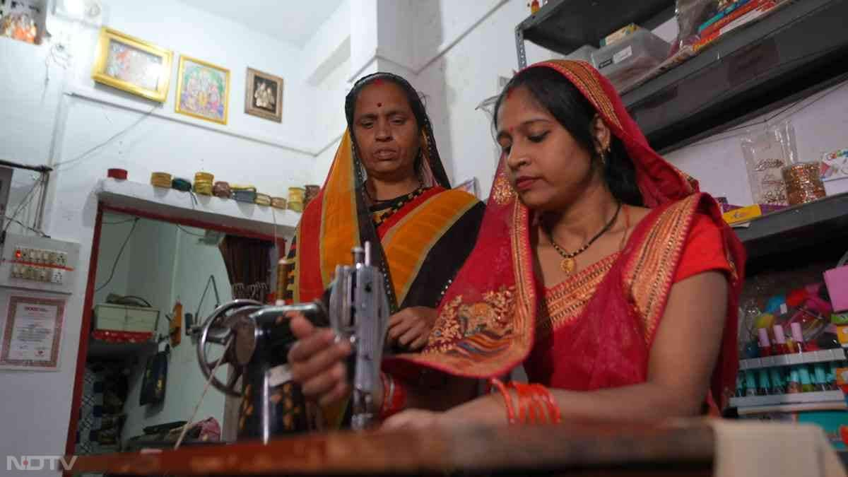 Saroj Namdev passing on her knowledge to women around her