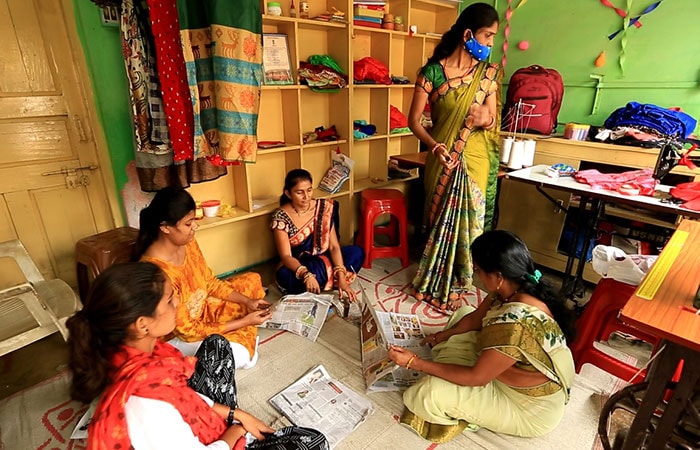 The USHA Silai mobile App contains content on sewing machine maintenance, sewing techniques for various garments. The mobile app is available free of cost in 12 languages.
