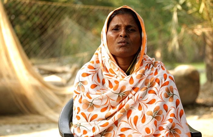 Here is a story of Shakeela Bibi, one of the tiger widows whose husband passed away 10 years ago in a tiger attack in Sundarban's Jhingekhali Island. While Shakeela, a mother of three had to don the hat of breadwinner to run her family, her daughter left her studies to take care of the two brothers. With the passage of time, Shakeela's sons too dropped out of school to earn and feed their family whereas Shakeela continued doing fishing which would fetch her Rs. 20 - 25 per day.