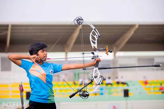 अदिति पहले चार राउंड में अपने सभी 12 तीरों में निशाने पर थी और अपनी बढ़त को तीन अंकों तक बढ़ा लिया.