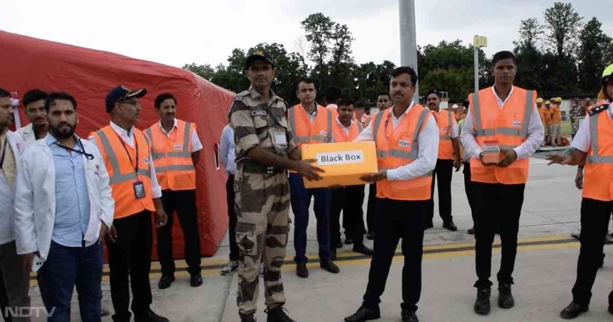 जयपुर अंतरराष्ट्रीय एयरपोर्ट पर आयोजित एयरक्राफ्ट क्रैश Mock-Up Exercise| देखें तस्वीरें