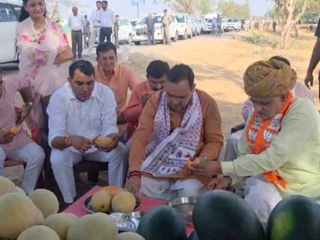 शेखावाटी के 3 दिवसीय दौरे पर सीएम भजनलाल, सड़क किनारे खरबूजा देख रुकवाया काफिला; देखें तस्वीरें