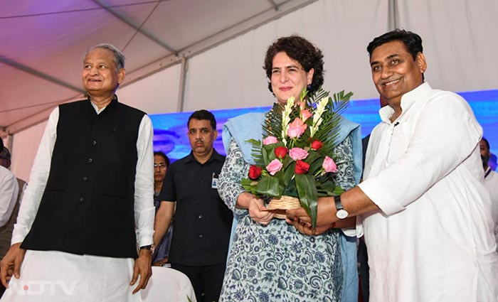 कांग्रेस महासचिव प्रियंका गांधी ने टोंक में इंदिरा गांधी रसोई योजना लॉन्‍च की