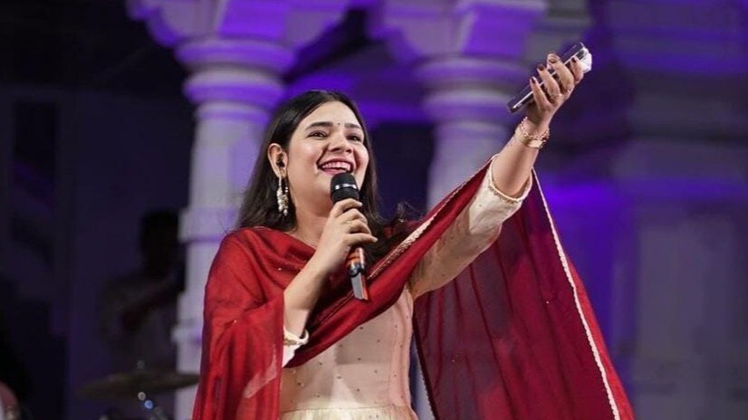 यह साल राम मय है तो इस बार यह रंग जैसलमेर के मरू महोत्सव में भी देखने को मिलेंगे. ख्यातिनाम कलाकार स्वाति मिश्रा चिर-परिचित अंदाज में 'राम आएंगे तो अंगना सजाऊंगी' भजन की प्रस्तुति से माहौल को राम मई बना देंगी.