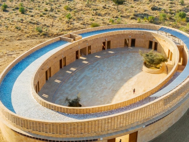 Photo : रेगिस्तान में बिना AC और कूलर के ठंडा रहता ये स्कूल, दुनियाभर में हो रही डिजाइन की चर्चा