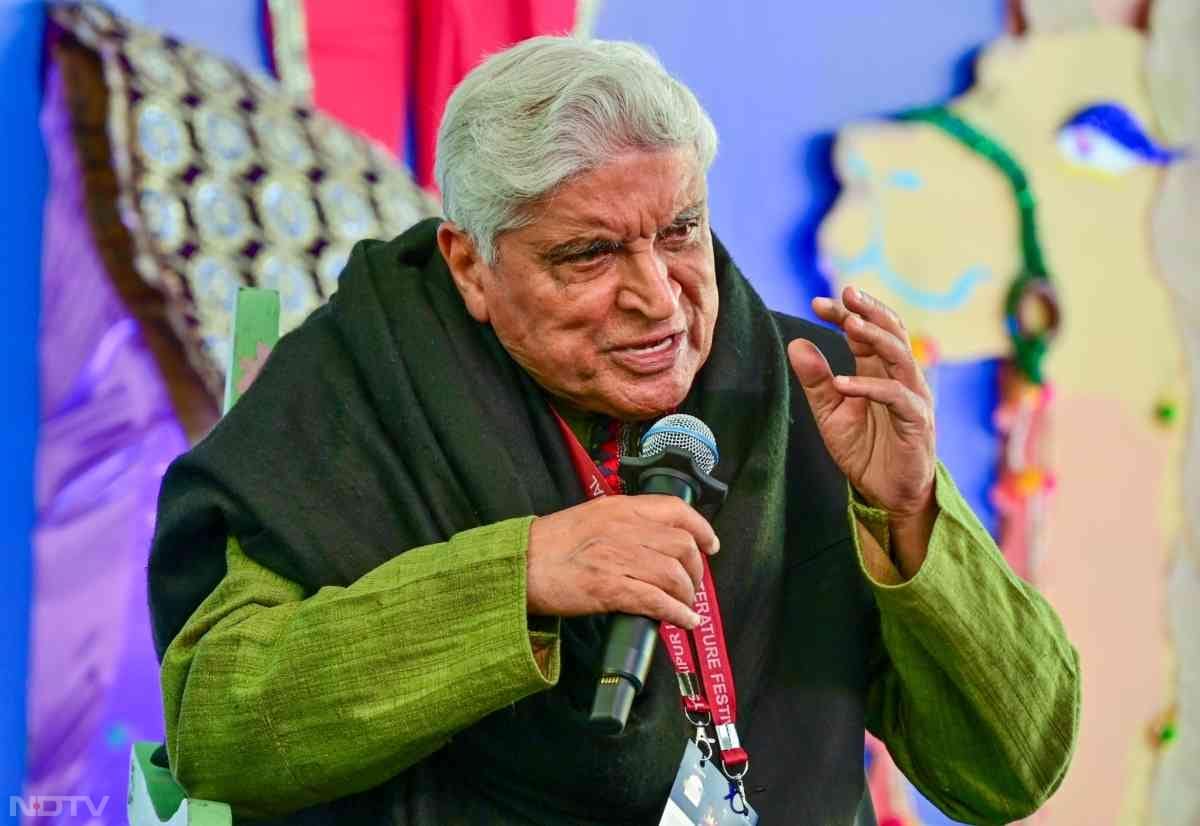 जावेद अख्तर ने सिनेमा, सेक्युलरिज्म, पढ़ने की आदत और मौजूदा दौर की तकनीक पर खुलकर बात की.