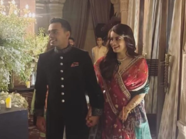 In pic: मेहमानों के लिए 17 आइटम वाला गिफ्ट पैक, देखें शिवराज सिंह चौहान के बेटे की शादी की रस्मों की अनदेखी तस्वीरें