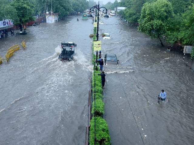 राजस्थान में खूब बरस रहा 'मानसून' कई शहरों में सड़कें डूबीं