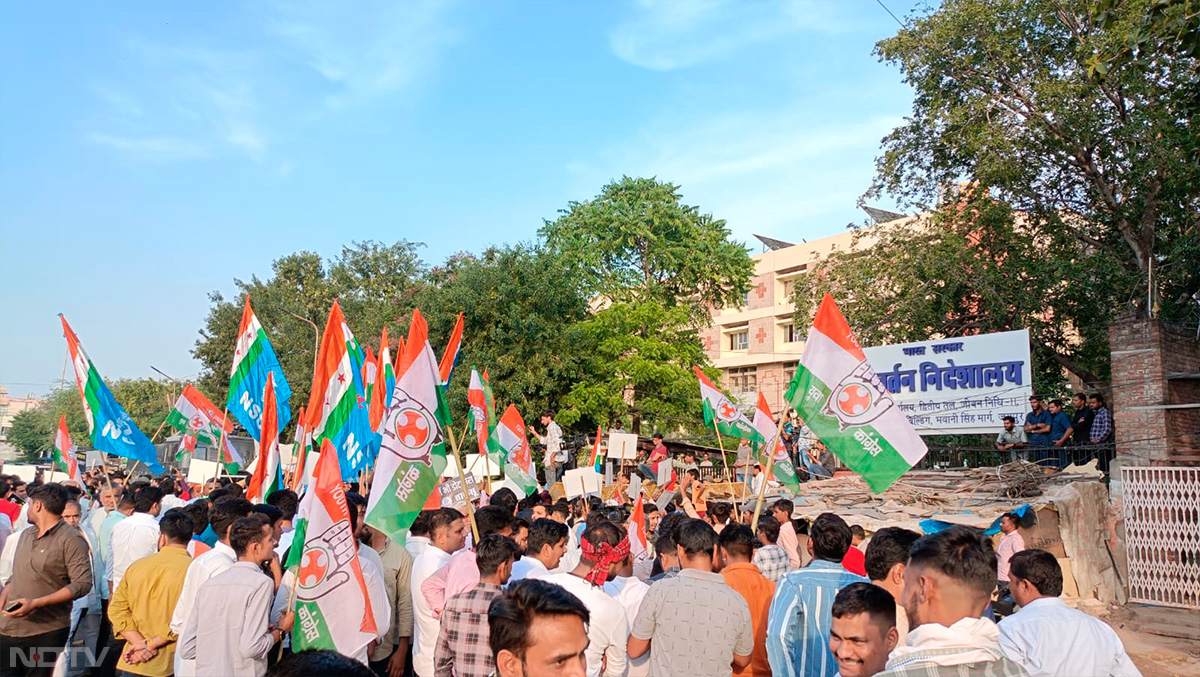 ED की कार्रवाई के विरोध में NSUI का उग्र प्रदर्शन, रोकीं अधिकारियों की गाड़ियां