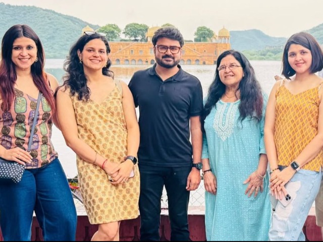 Pics: जयपुर की खूबसूरती पर फिदा हुईं मन्नारा चोपड़ा, बारिश के मौसम में सिटी पैलेस का दीदार कर चखा राजस्थानी जायका Pics: जयपुर की खूबसूरती पर फिदा हुईं मन्नारा चोपड़ा, बारिश के मौसम में सिटी पैलेस का दीदार कर चखा राजस्थानी जायका