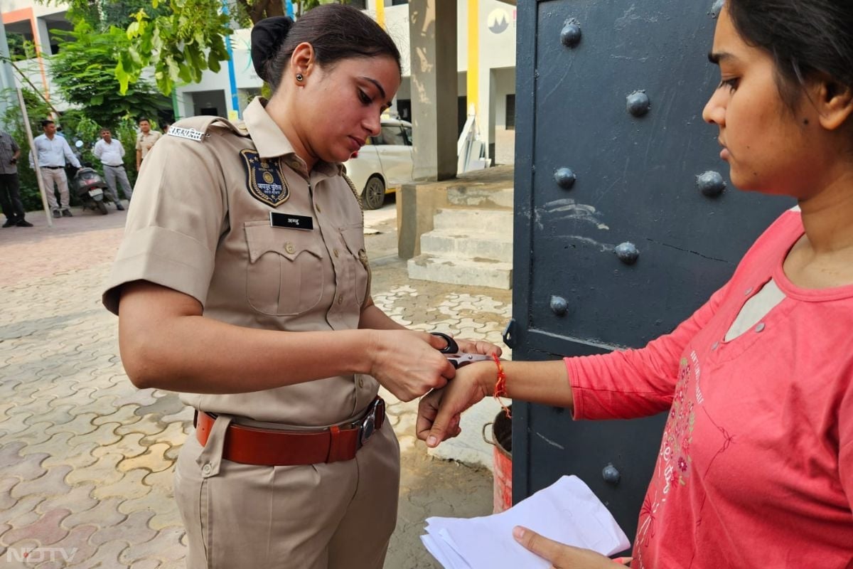 RAS Main Exam: कलावे काटे, कान की बालियां उतरवाई, तब मिली अभ्यर्थियों को परीक्षा केंद्र में एंट्री