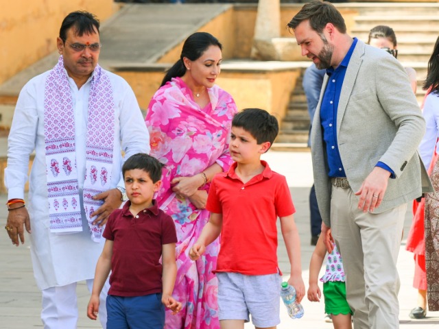 आमेर किले से लेकर ताजमहल तक अमेरिकी उपराष्ट्रपति के दौरे की तस्वीर