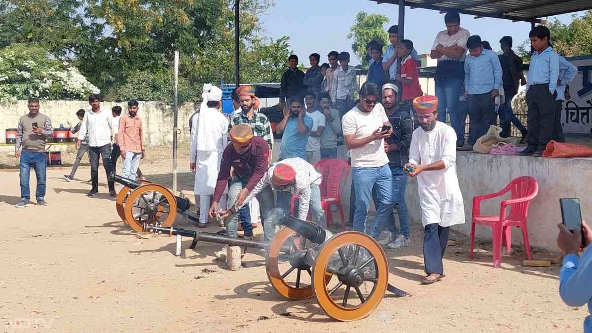 मेवाड़ की राजधानी रही चित्तौड़ में आखिरी बार यह परंपरा 1535 में निभाई गई थी.