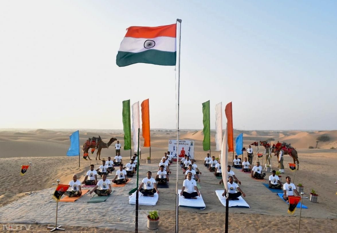 योग दिवस पर पूरे राजस्थान में कई तरह के कार्यक्रमों का आयोजन किया जाना है. जिसके लिए सरकार के स्तर से तैयारियां शुरू हो चुकी है. बीते दिनों सीएम ने बैठक कर 
राजधानी जयपुर सहित सभी जिला मुख्यालयों में योगा दिवस पर कार्यक्रमों के आयोजन की बात कही थी.