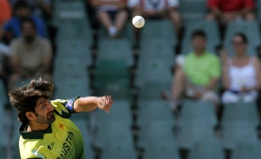 Pakistan's bowler Sohail Tanvir, bowls during the Super Eight's of their Twenty20 World Championship cricket match against Australia at the Wanderers Stadium in Johannesburg, South Africa, Tuesday, Sept. 18, 2007. Australia vs Pakistan