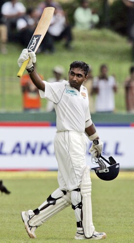 Mahela Jayawardene acknowledges the crowd after he completed a century during the second day of the first Test match against India in Colombo, Sri Lanka on July 24, 2008. India vs SL, 1st Test, Day 2