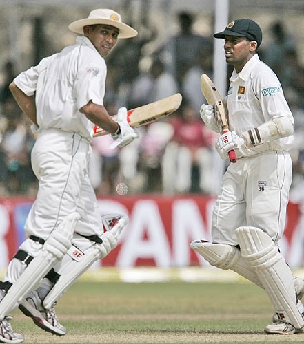 Thilan Samaraweera and Tillakaratne Dilshan runs between the wickets during fourth day of the second Test between India and Sri Lanka in Galle on August 3, 2008. 2nd Test, Day 4: India vs SL
