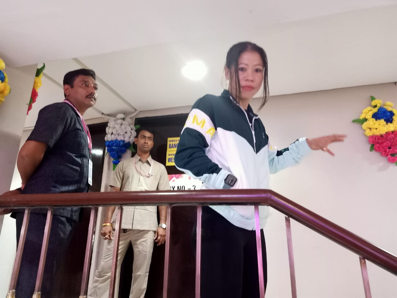 গোলাপি বলের চমক দেখতে ইডেনে উপস্থিত এক ঝাঁক তারকা গোলাপি বলের চমক দেখতে ইডেনে উপস্থিত এক ঝাঁক তারকা