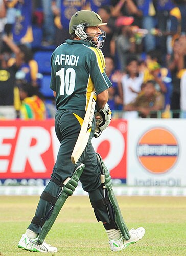 Shahid Afridi walks back to the pavilion after his dismissal during the fifth and final One-Day International match between Sri Lanka and Pakistan at The R Premadasa Stadium in Colombo. (AFP Photo) Pak vs SL: 5th ODI