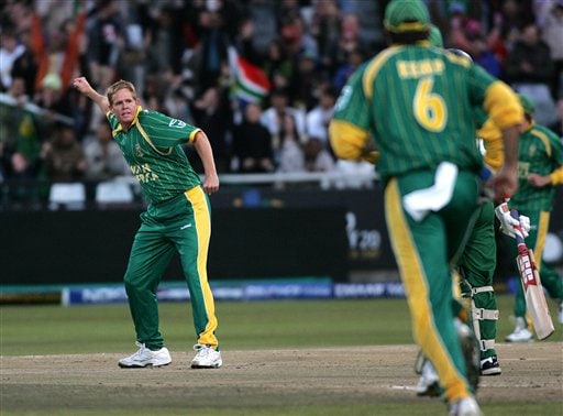 South Africa's Shaun Pollock celebrates after dismissing Bangladesh's Aftab Ahmed during World Twenty 20 cricket Championships at Newlands in Cape Town, South Africa, Saturday Sept 15, 2007. South Africa vs Bangladesh