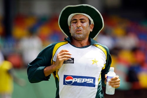 Younis Khan warms up at a practice session ahead of the third Test between Sri Lanka and Pakistan in Colombo. (AP Photo) Pak,Lanka set for final clash
