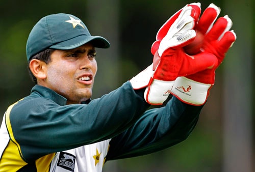 Kamran Akmal takes a catch at a practice session ahead of the third Test between Sri Lanka and Pakistan in Colombo. (AP Photo) Pak,Lanka set for final clash