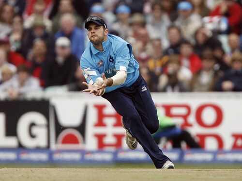 Kyle Coetzer of Scotland drops a catch during their ICC World Twenty20 match against New Zealand at The Oval in London. (AFP Photo) WT20: NZ vs SCO