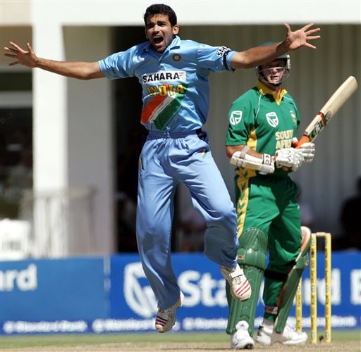 India's bowler Zaheer Khan, left, appeals successfully for a LBW to dismiss South Africa's batsman Graeme Smith, right, during the fourth match one-day series against South Africa at Port Elizabeth on Wednesday. 4th ODI: Ind vs SA