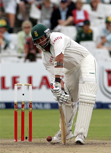 South Africa's batsman Jacques Kallis bats on the final day of the 3rd and final Test cricket match against India at Newlands stadium in Cape Town Ind-SA 3rd Test Day 5