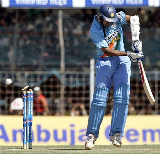 Bails for India's Rahul Dravid goes off on the delivery of Sri Lanka's Farveez Mahroof, unseen, during the second one-day international in Rajkot, India, Sunday, February 11, 2007. Ind-SL 2nd ODI
