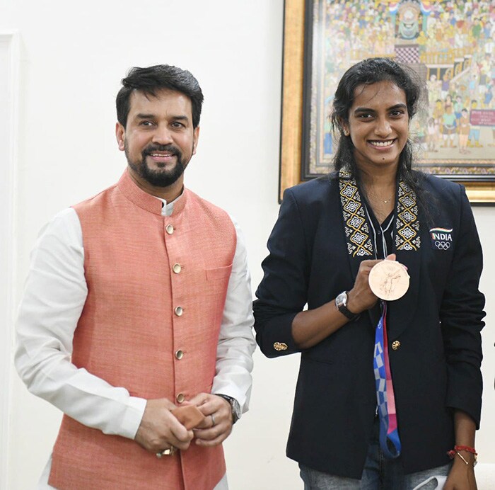 Tokyo Olympic: भारत की डबल ओलंपिक मेडलिस्ट पीवी सिंधु, टोक्यो से लौटने के बाद सम्मानित