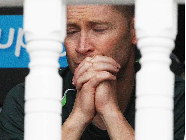 Ashes: Australia on the Brink of Surrendering Urn