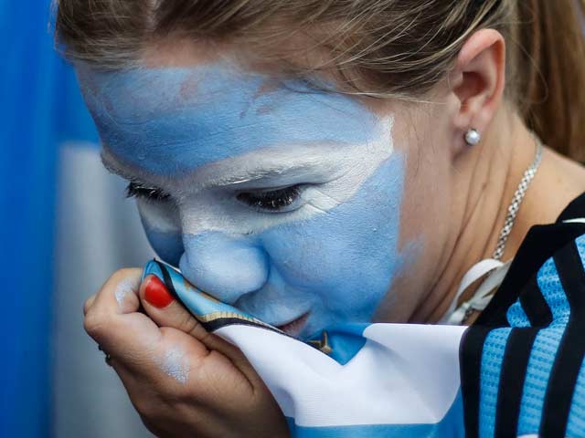 Photo : Argentina Fans Rejoice, Dutch Curse Cruel Penalty Shootout