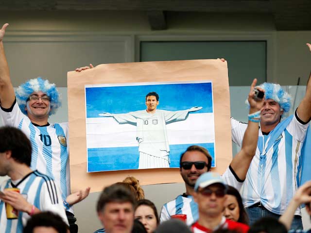 Messi 'Magic' Helps Argentina Edge Past Nigeria, Top Group