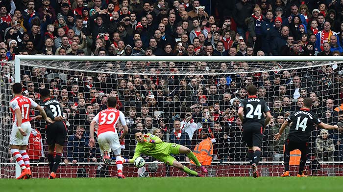 EPL: Arsenal Rout Liverpool 4-1, Move to 2nd Spot | Photo Gallery