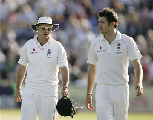 England captain Andrew Strauss talks with bowler James Anderson on Day 1 of the fourth Test between England and Australia in Leeds on August 7, 2009. (AP Photo) Ashes: 4th Test, Day 1