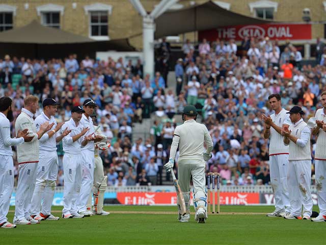 Clarke Fails in Farewell Test, Smith Takes Charge