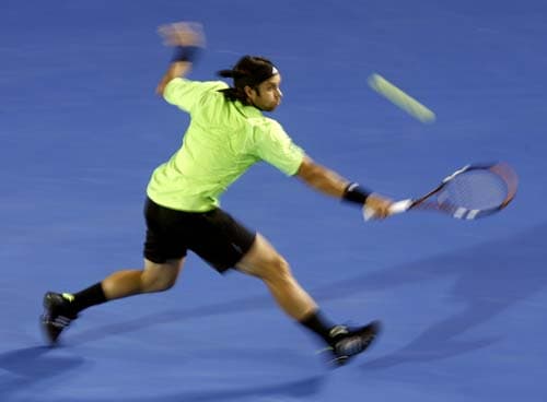 Chile's Fernando Gonzalez returns the ball to Marin Cilic of Croatia in their third round Men's Singles match at the Australian Open tennis championships in Melbourne on Saturday, January 19, 2008. Day 6: Australian Open
