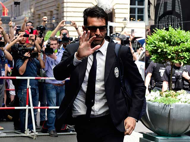 Photo : FC Barcelona, Juventus Arrive in Berlin for High-Voltage Champions League Final