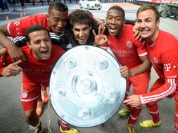 Photo : Bayern Munich clinch Bundesliga title in record time