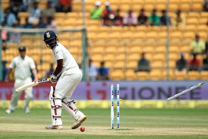Abhinav Mukund fell right after the lunch break on 16 Bengaluru Test, Day 3: Pujara, Rahane Lead Hosts' Resistance