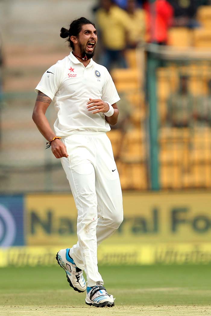 Ishant Sharma got involved in some banter against Australia captain Steve Smith and opener Matt Renshaw Bengaluru Test, Day 2: Indian Bowlers Fight But Australia Take 48-Run Lead