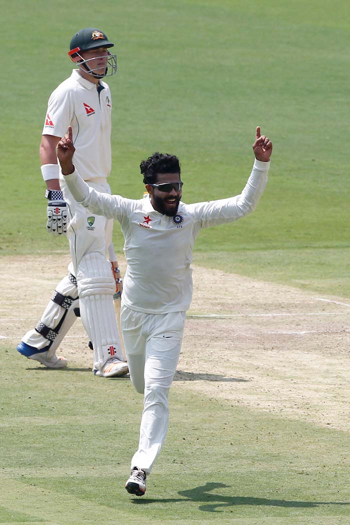 Ravindra Jadeja trapped Matt Renshaw on his comeback spell and dismissed him on 60 Bengaluru Test, Day 2: Indian Bowlers Fight But Australia Take 48-Run Lead